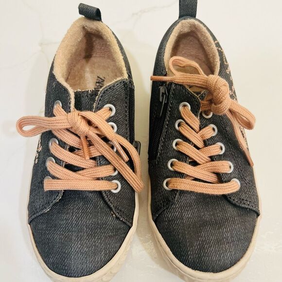 Zara Gray and Pink Sneakers with Reinforced Toe Cap - Picture 3 of 10